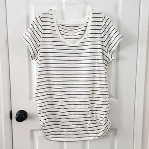 Old Navy Maternity Tee